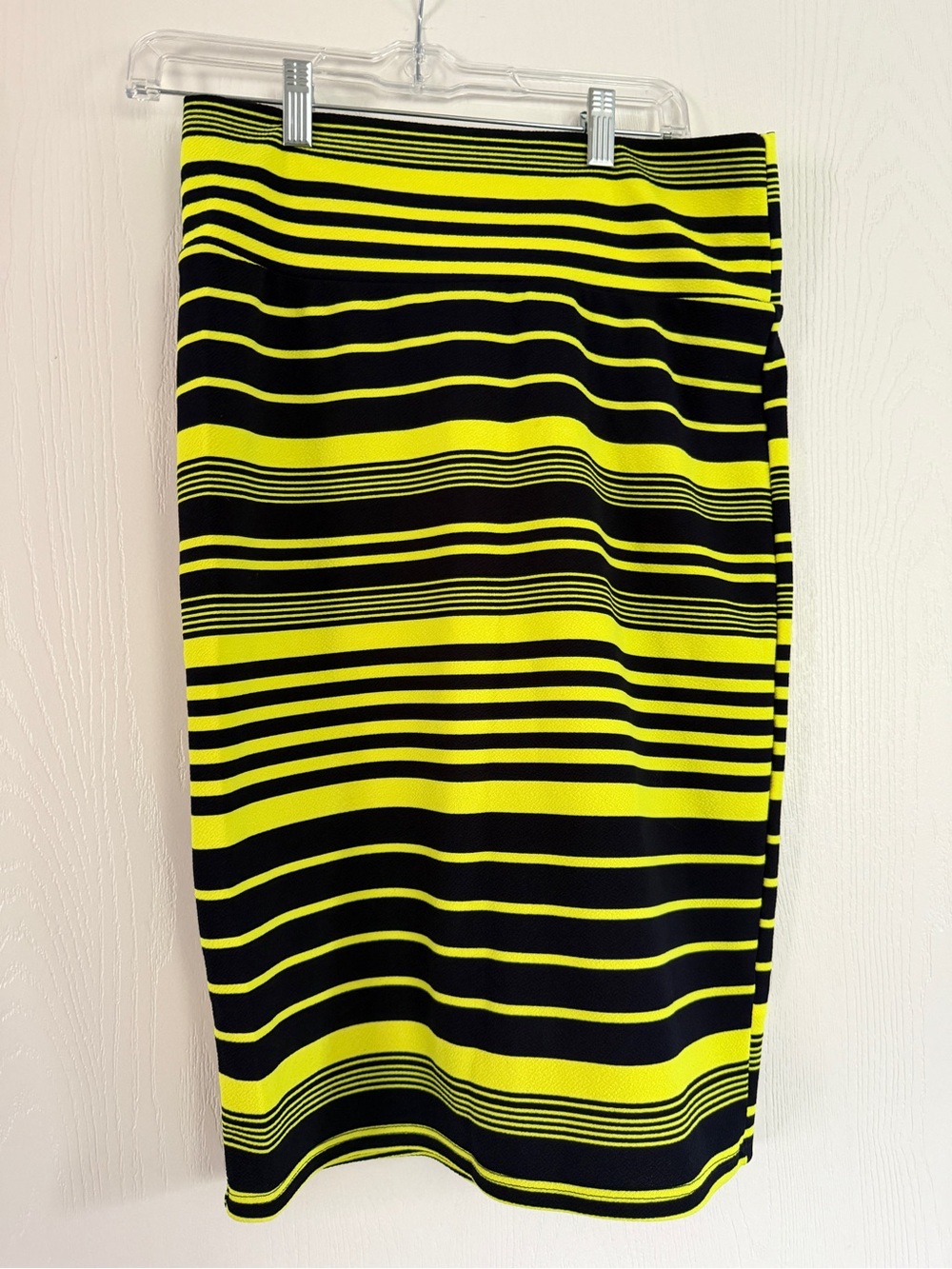 LulaRoe Cassie Skirt Yellow/ Black Size M